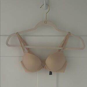 Brand new Victoria’s Secret Women's push up Bra with golden v